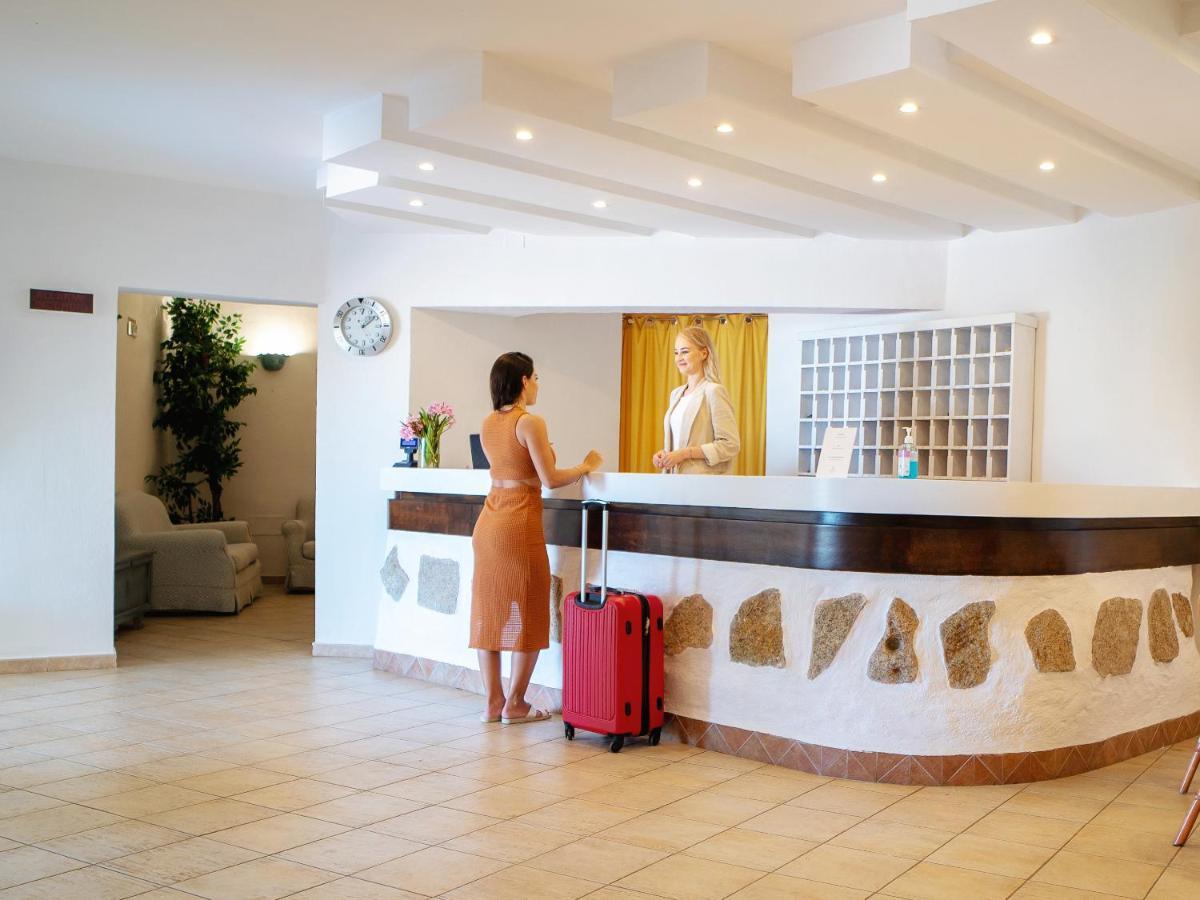 Hotel Pedra Santa Baja Sardinia Bagian luar foto