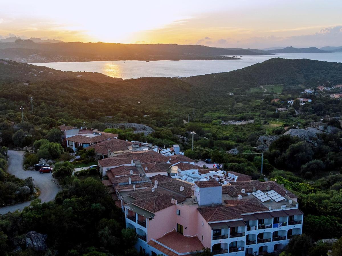 Hotel Pedra Santa Baja Sardinia Bagian luar foto