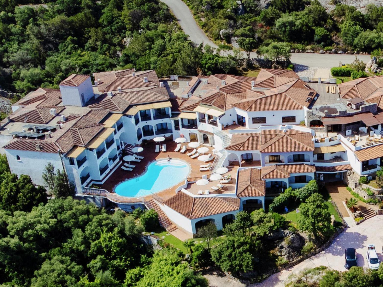 Hotel Pedra Santa Baja Sardinia Bagian luar foto
